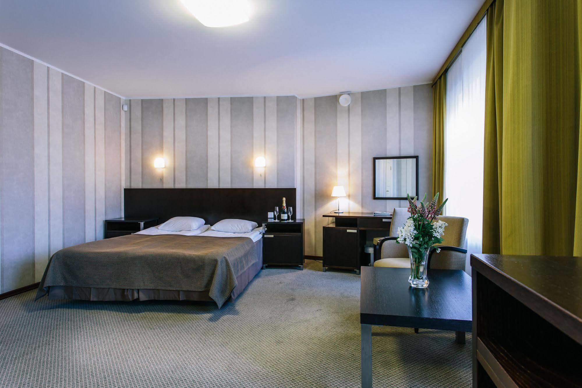 Hestia Hotel Maestro Old Town Tallinn Ngoại thất bức ảnh